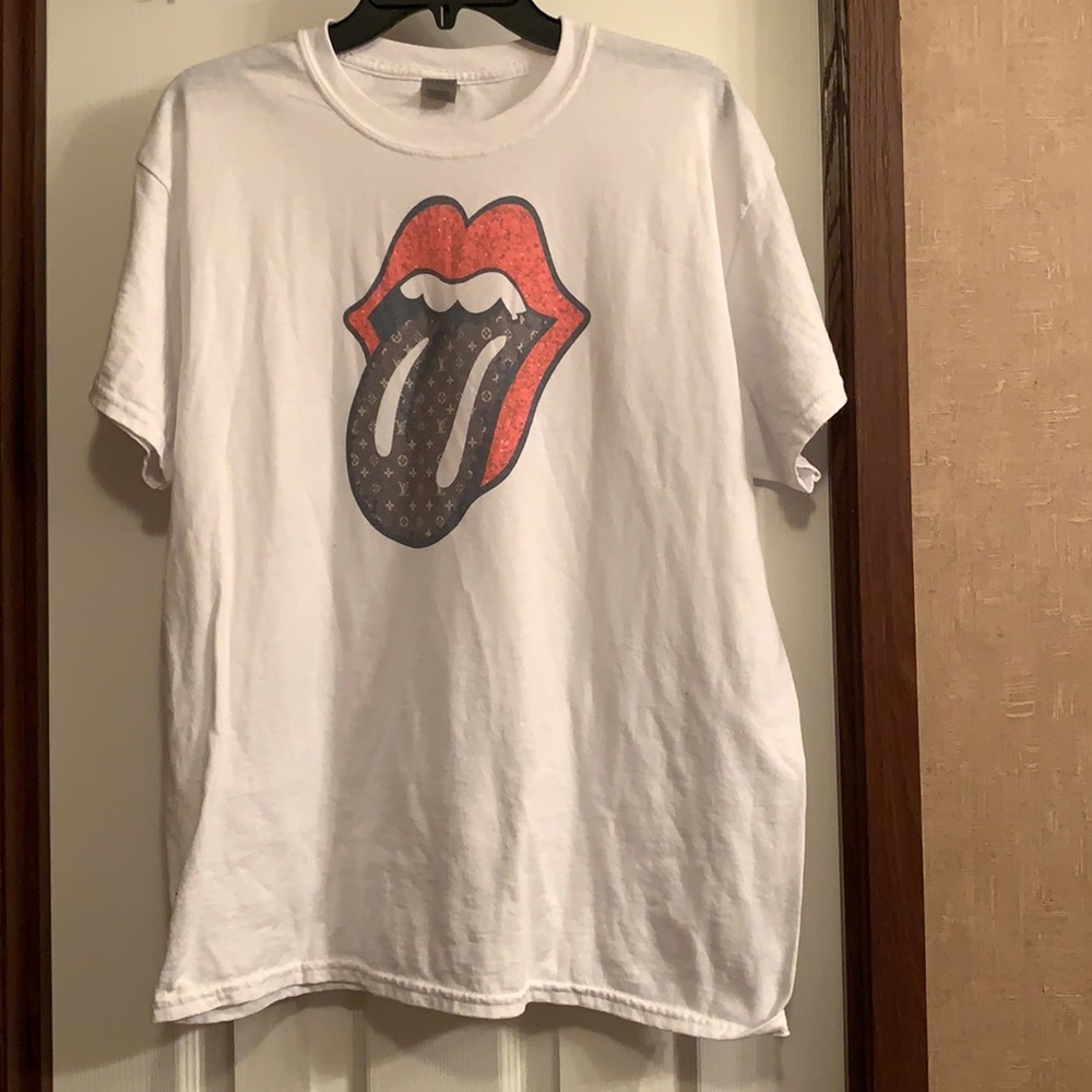 Designer inspired tongue tee